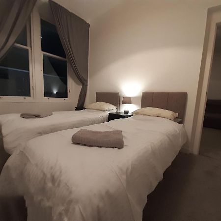 Апартаменты Carvetii - Edward House B - 2 Dbl Bed 1St Floor Flat Данфермлин Экстерьер фото